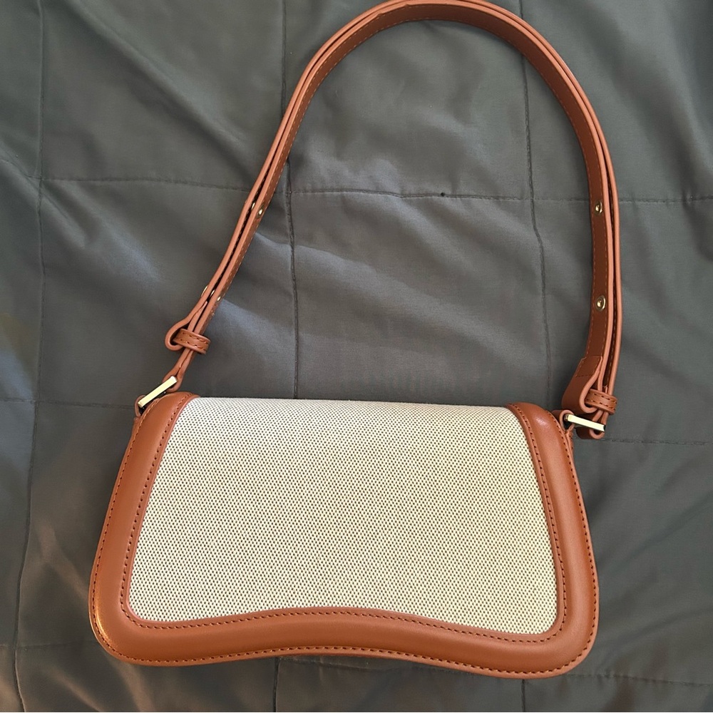 Sophisticated Brown and Cream Shoulder Bag